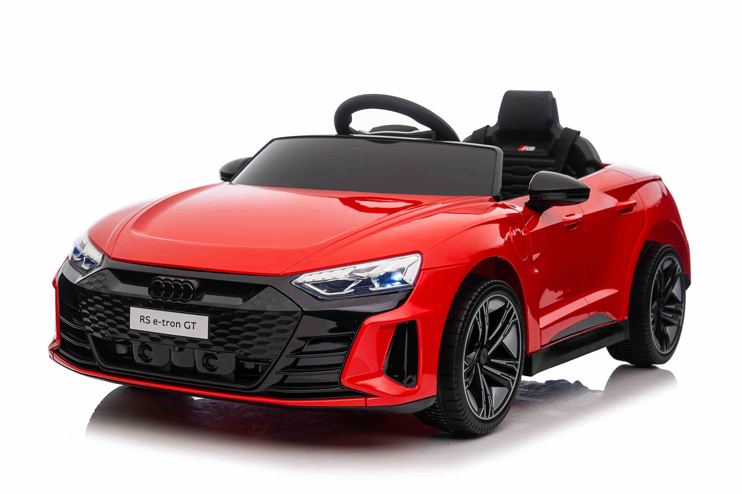 Акумулаторна кола червена Audi RS e-tron 6888